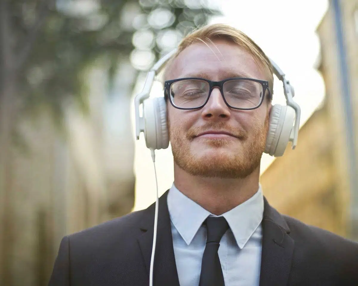 Read more about the article Can Wearing Headphones Cause Hair Loss?